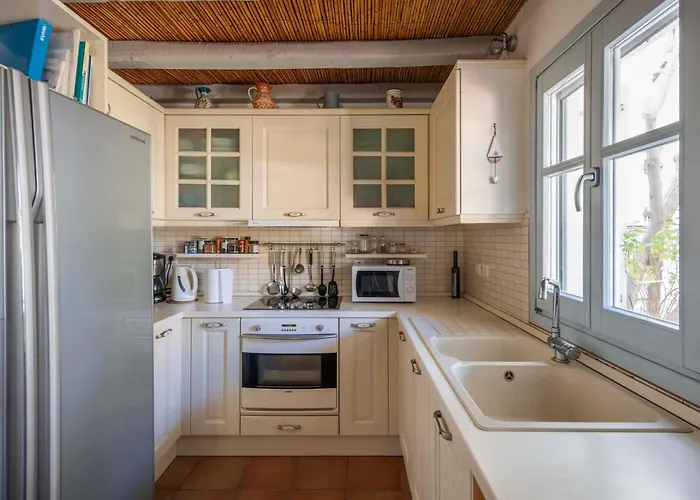 Sandy Beachfront House Serifos 度假居 *