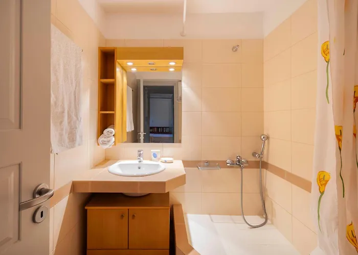 Sandy Beachfront House Serifos 度假居 Ganema